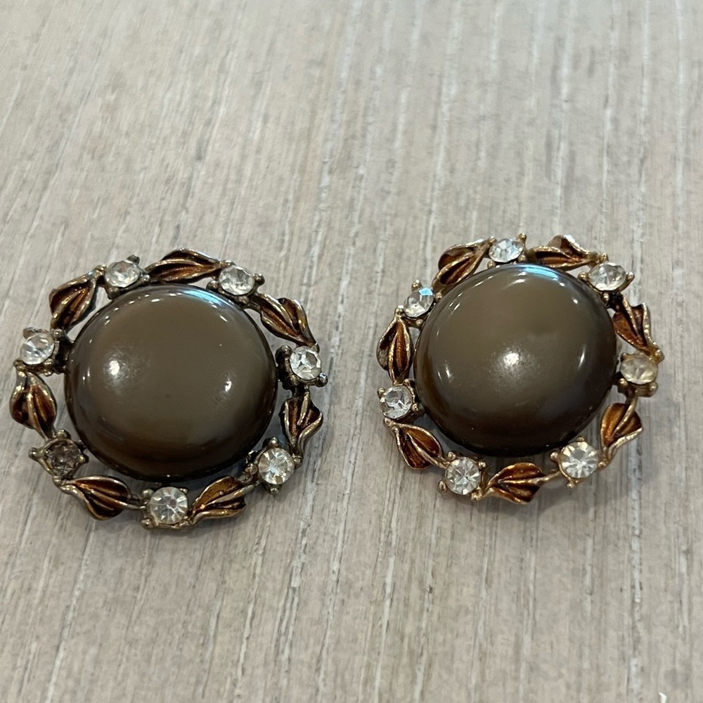 Vintage 1950s gorgeous rhinestone clip earrings